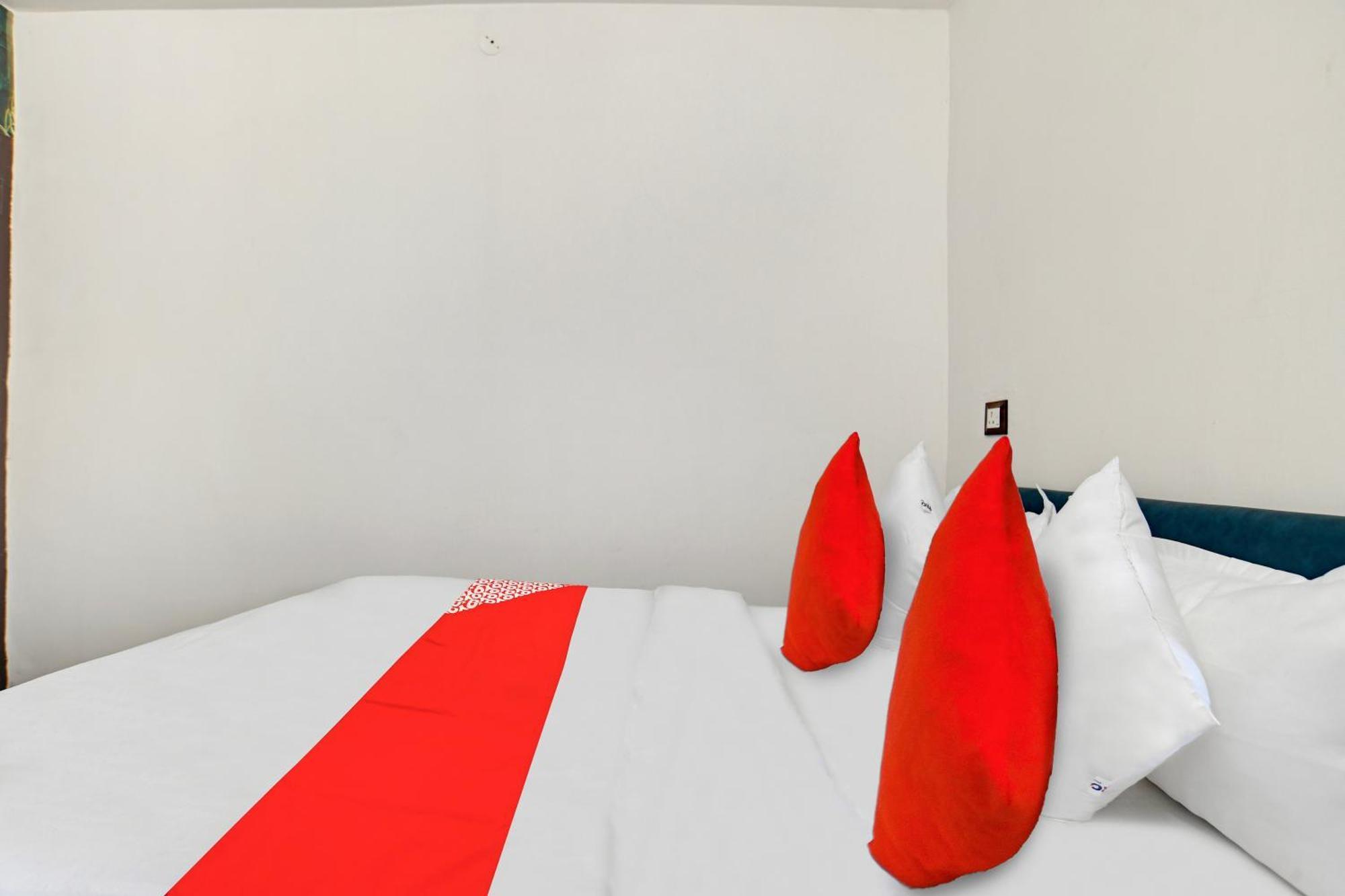 Oyo Flagship Hotel Shree United インドール エクステリア 写真