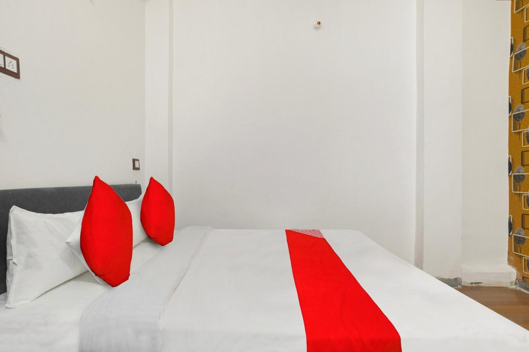 Oyo Flagship Hotel Shree United インドール エクステリア 写真