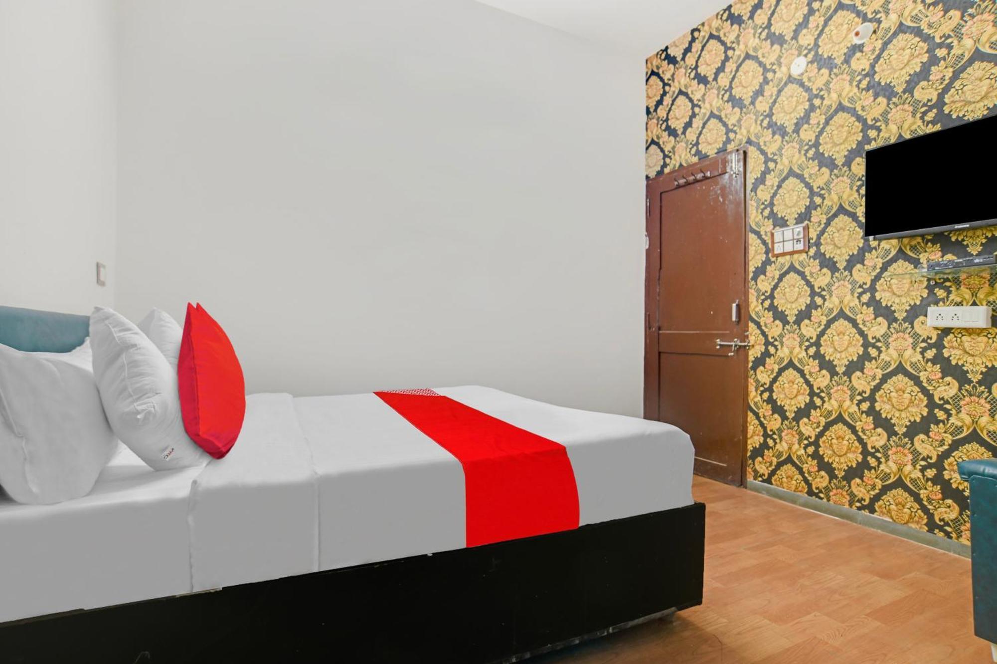 Oyo Flagship Hotel Shree United インドール エクステリア 写真